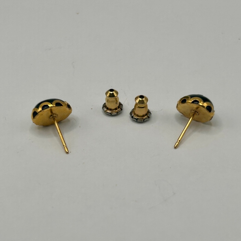 Vintage Elegant Black and 10k Gold Stud Earrings - Picture 6 of 10